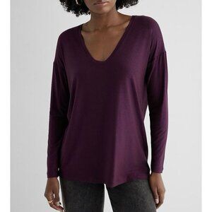 Express Women's Supersoft Relaxed Shine V-Neck Long Sleeve Tee Wine Size XS NWT